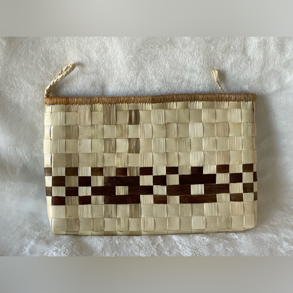 Vintage Hawaiian Lauhala Clutch Purse handmade with zipper Grass Rattan